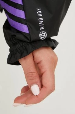 Γυναικεία Κοντά μπουφάν Αντιανεμικό Adidas Performance Back To Sport μαύρο -Συμφωνίεςa didas Performance Κατάστημα unnamed file 772